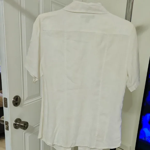 Tommy Bahama Women's Classic White Button Down Shirt - Picture 6 of 7